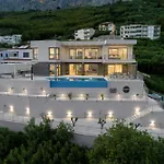 Krilo Hotel