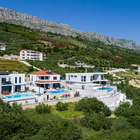 Krilo Hotel *
